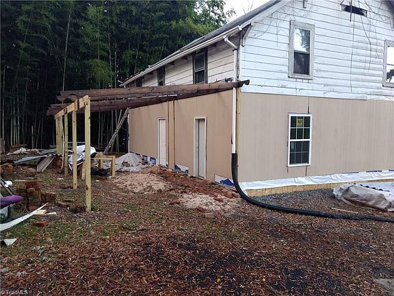 4th image of 521 N Henry St