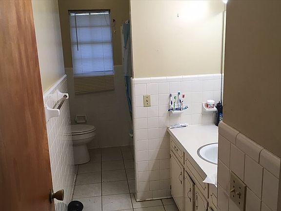 2nd image of 1109 SW Upchurch Ave