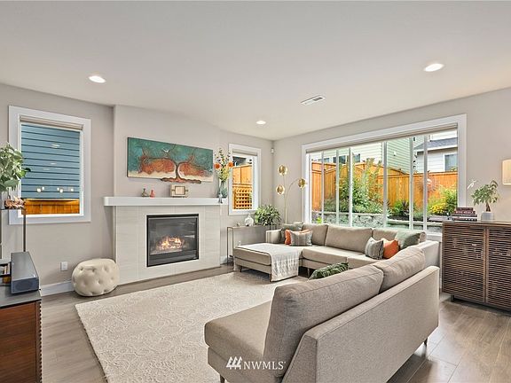 4th image of 2444 NE Redford Street