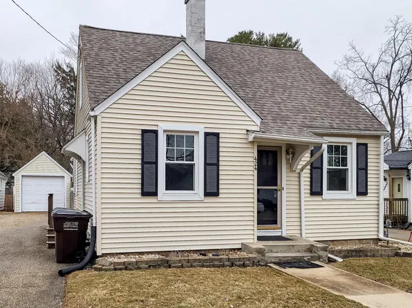 424 Robert STREET, Fort Atkinson, WI 53538