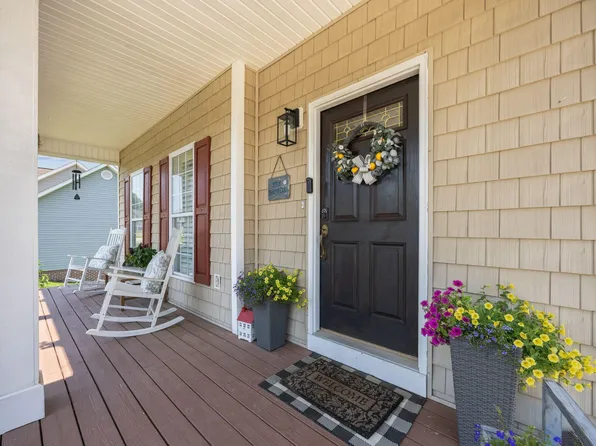 10496 Sovereign Pointe Dr, Soddy Daisy, TN 37379