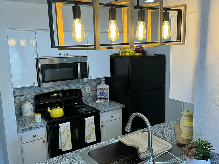 The Park @ Live Oak Apartments — Photo 24