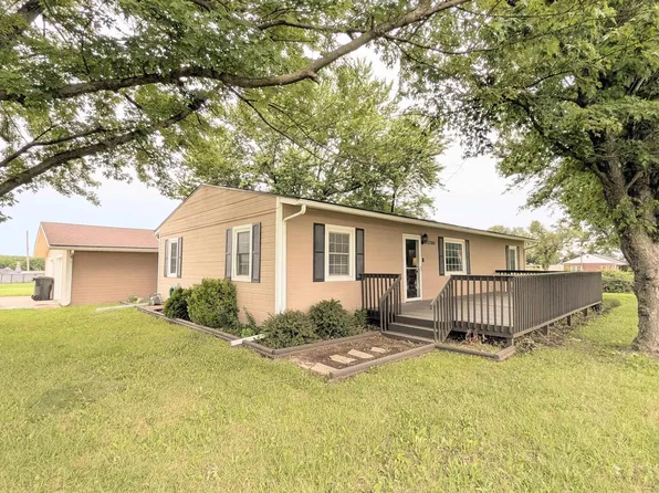 13765 S Morrill Rd, Carbondale, KS 66414