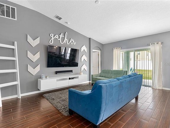 4th image of 10746 Clover Walk Dr