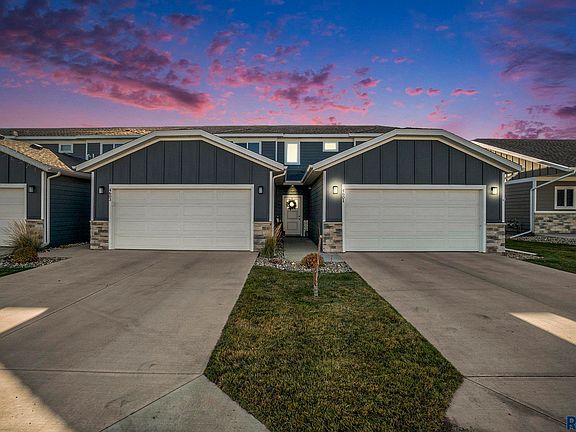3rd image of 4601 E Leubecher Pl