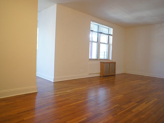 2nd image of 14308 Roosevelt Ave APT 414