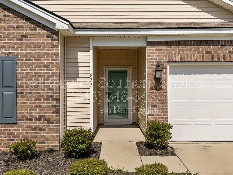 877 Devon Estate Ave — Photo 3