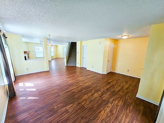 4th image of 10117 Yosemite Ln