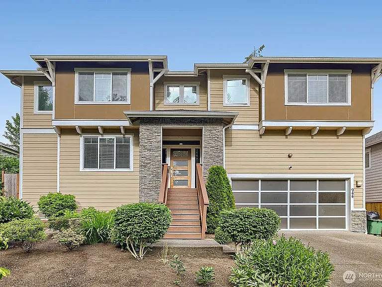 944 SW 108th St SW — Photo 1