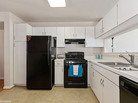 4th image of 1155 Harbor Ct