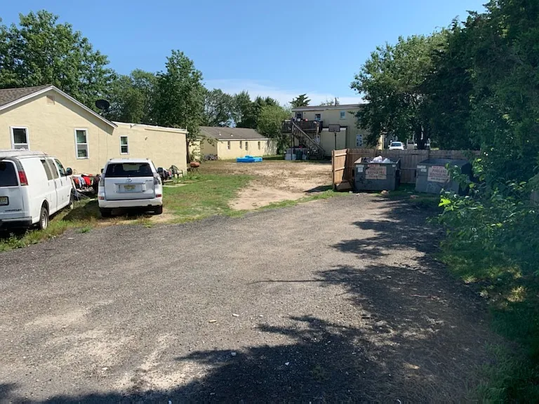 513 Blackburn Ave — Photo 8