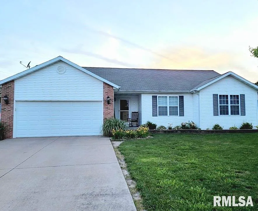 317 E Beacon Ct photo 1