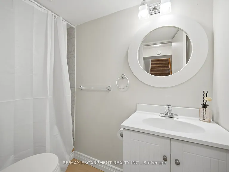 1926 Reiss Ct — Photo 31