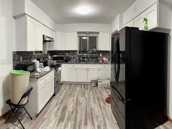 3rd image of 3704 Kenmore Ave