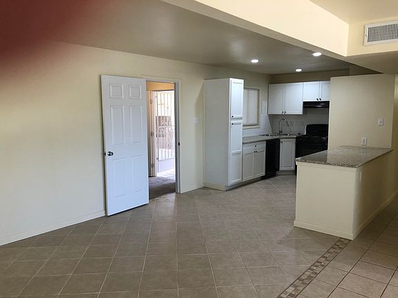 4th image of 5801 Macaw Ave
