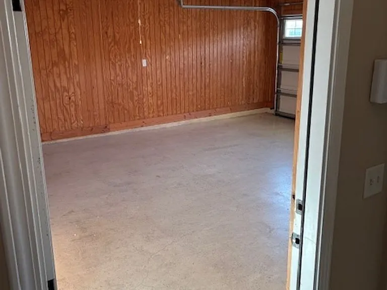 102 Miller Ct — Photo 6