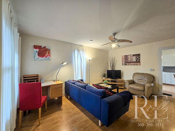 4th image of 1221A Burwell St #0