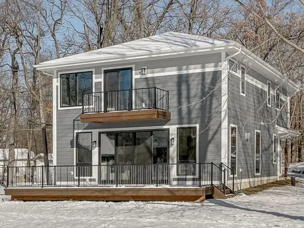 34215 Venice Park Rd, Delafield, WI 53018