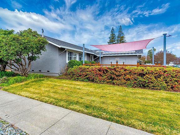 3rd image of 3871 Klamath Way