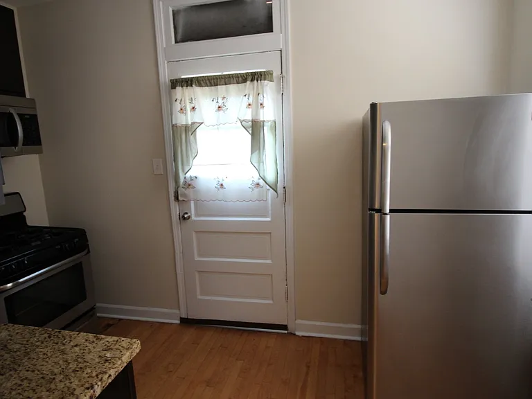 2337-43 W Rosemont Ave #6254-58 — Photo 11