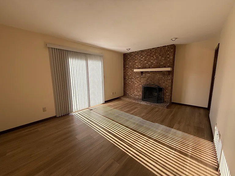 7773 Sterling Pl — Photo 10