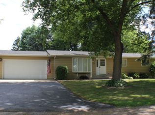 N1238 Highland Dr, Genoa City, WI 53128