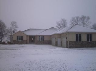 43418 39th St, Elysian, MN 56028