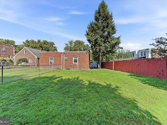 5th image of 6931 Oakley St