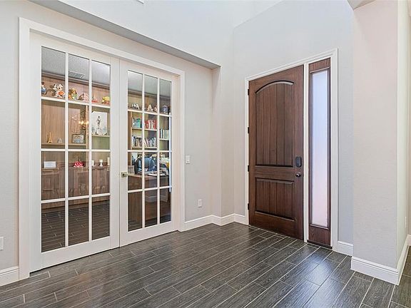 3rd image of 8324 Ludington Cir