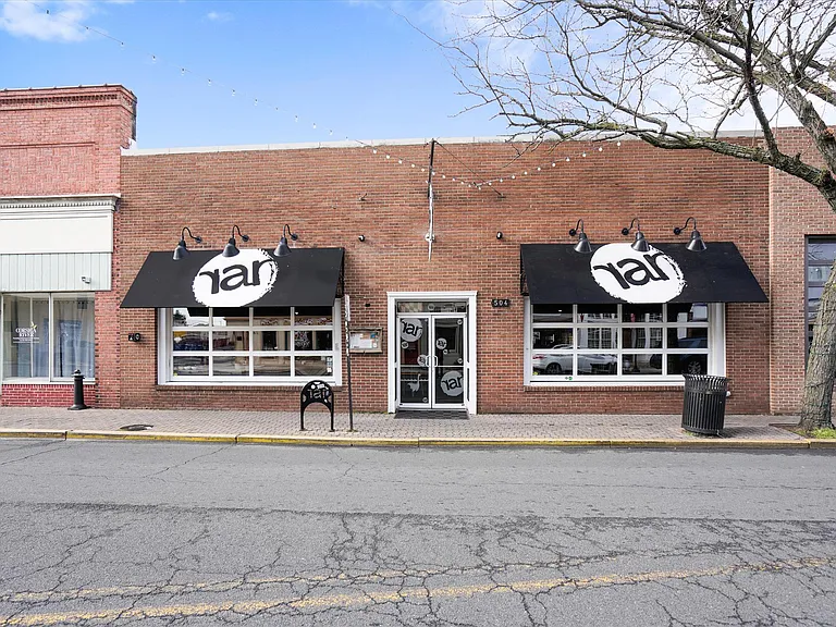 RAR Restaurant and Brewery