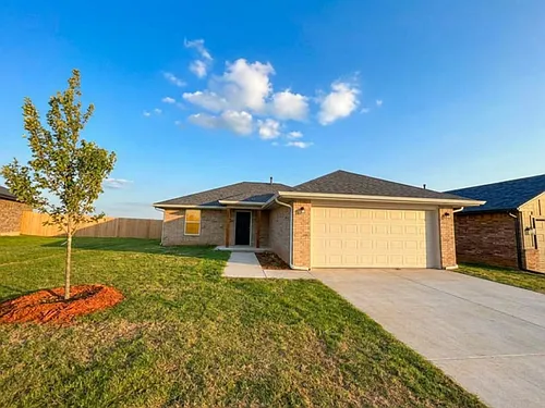 1604 Highland Loop Photo 1