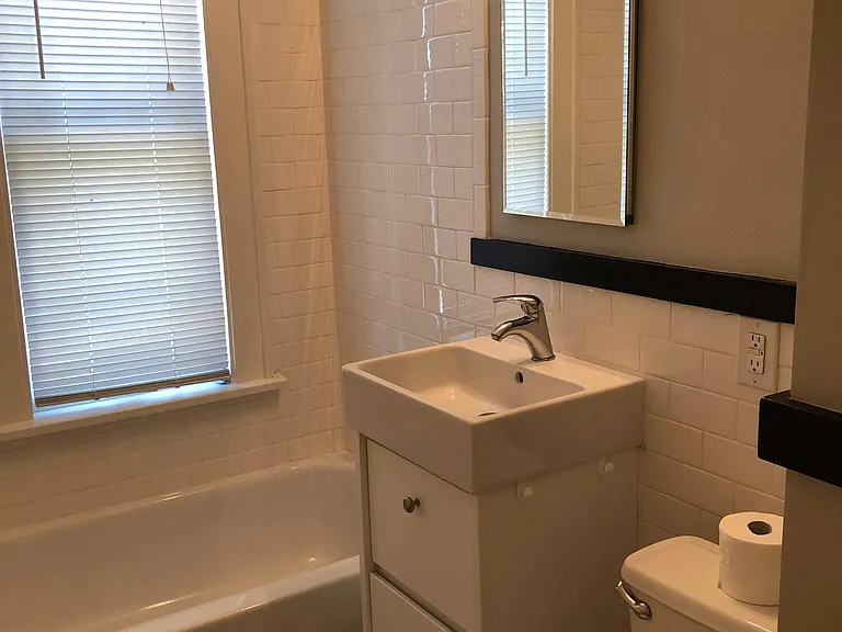 Ashland & Laurel Apartments — Photo 34