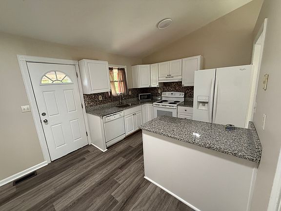 3rd image of 2649 Ridgecrest Ln
