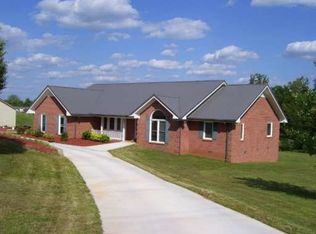 223 Fincher Dr, Commerce, GA 30529