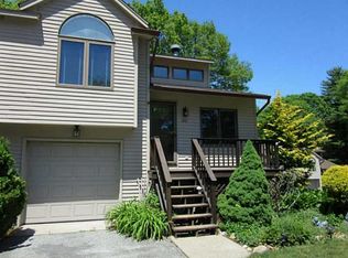 26 White Birch Ct, North Kingstown, RI 02852