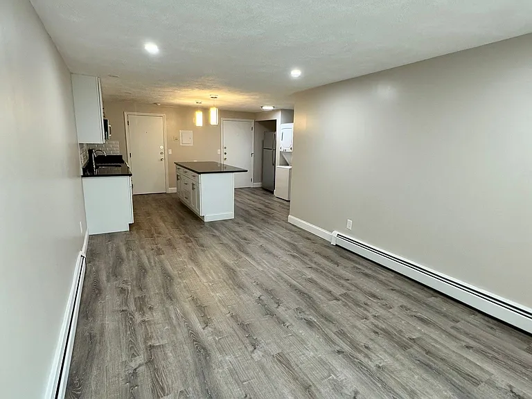 Pondsview Apartments — Photo 119