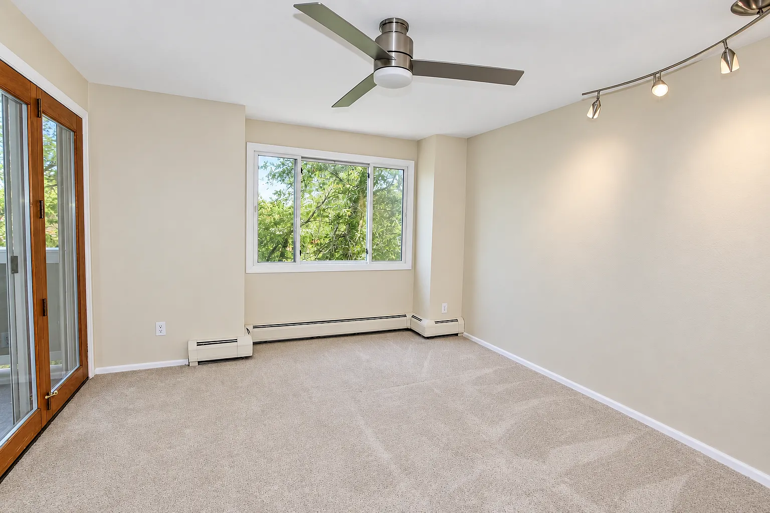 2201 Pearl St — Photo 3