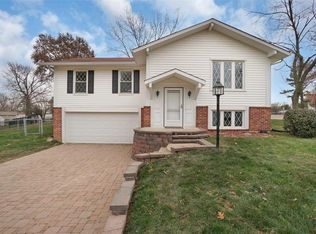 141 Burning Leaf Dr, Saint Peters, MO 63376