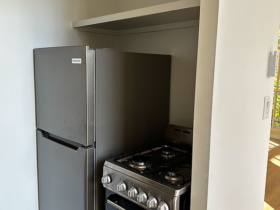 5th image of 516 E 78th St APT 2N