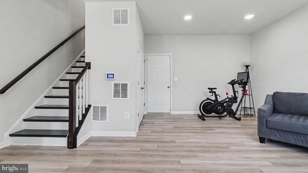 7607 Presidential Pkwy, Upper Marlboro, MD - More
