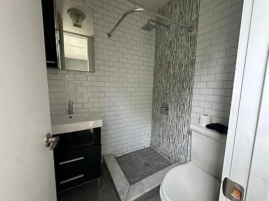 Rented by Yup Realty LLC | media 23