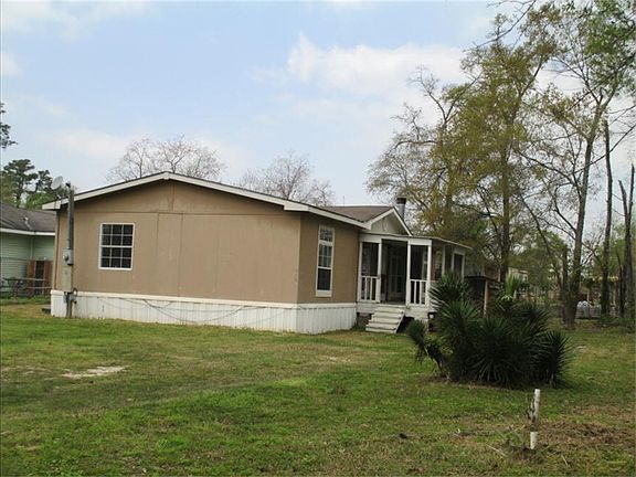 2nd image of 618 Pecan Ave