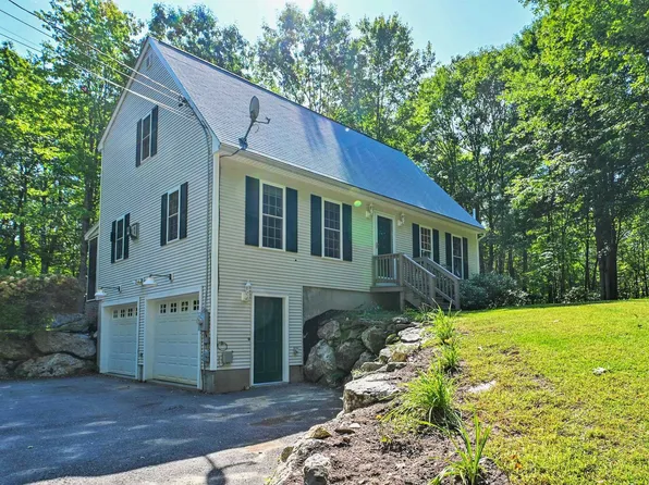 9 Perry Road, Deerfield, NH 03037