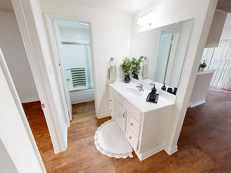 16220 Cornuta Apartments — Photo 31