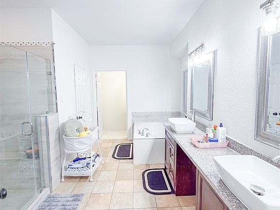 4th image of 1236 Whitehorse Dr