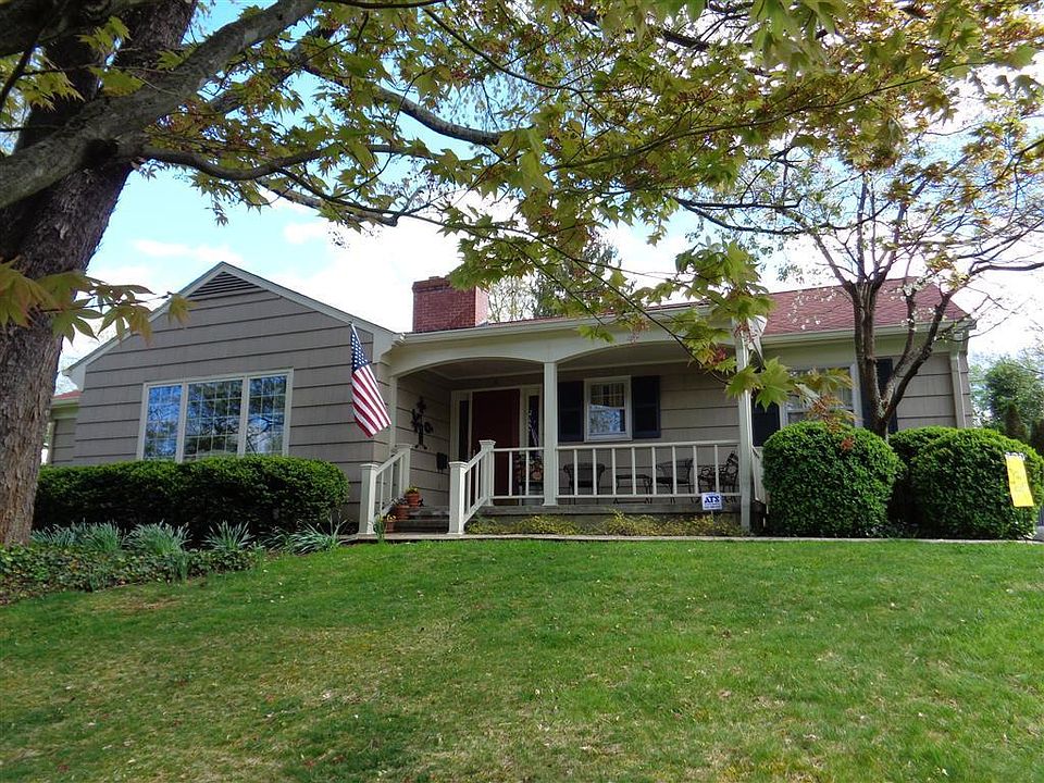 1st image of 464 Arlington Ave