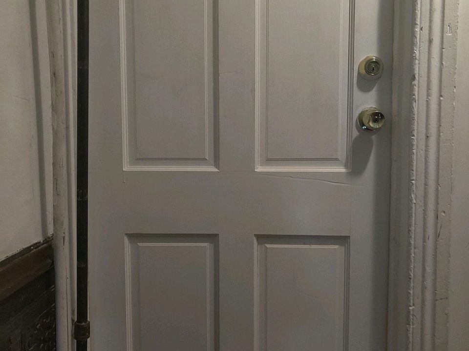 1st image of 4615 Pulaski Ave Floor 2