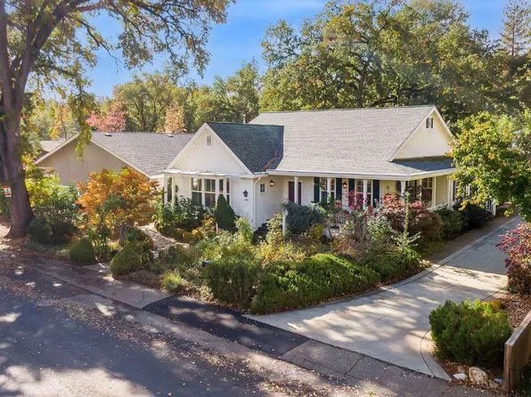 499 Surrey Ln, Murphys, CA 95247