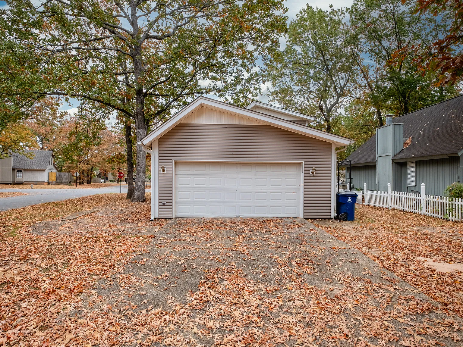 3 bed, 1712 sqft, $2,045 — Photo 3
