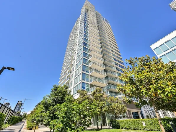 8031 Nunavut Ln #2406, Vancouver, BC V5X 0C9